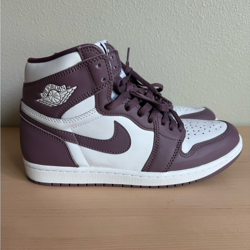 Authentic Jordan 1 Retro Og Mauve Size 9.5M